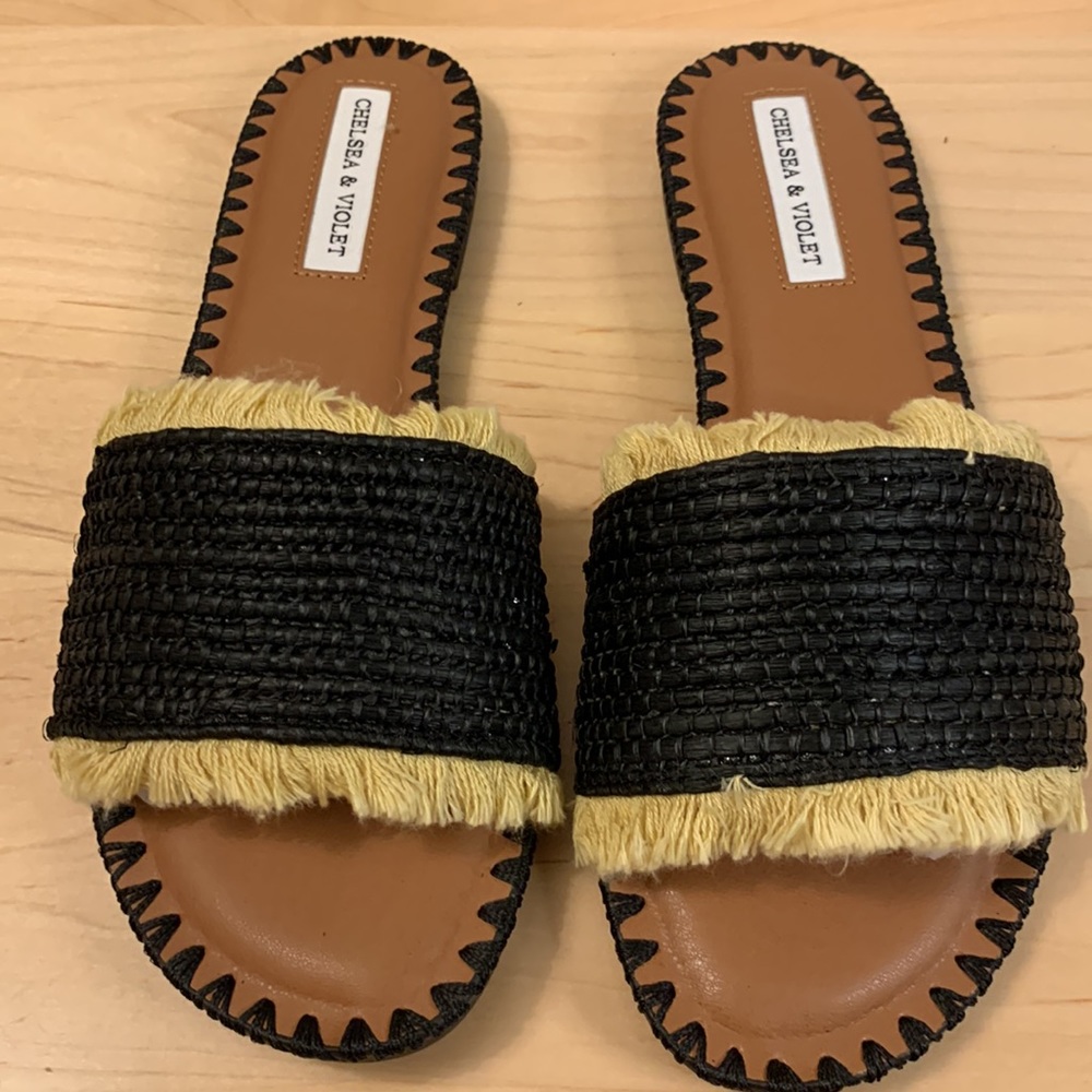 NEW With Box Chelsea & Violet Boho Ratan Fringe Flat Sandals Slider Shoes 6.5